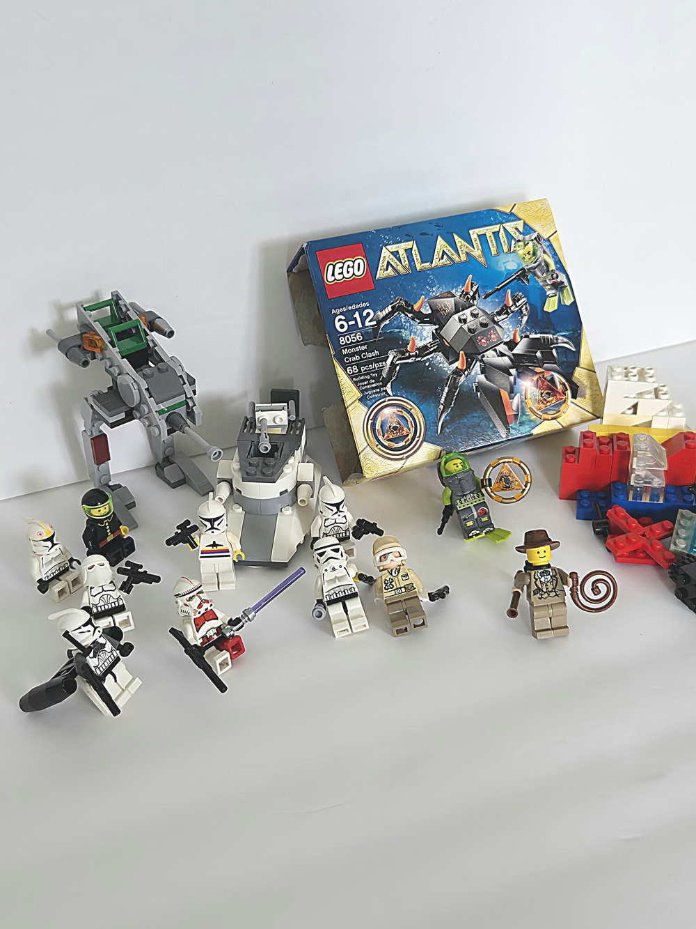 LEGO 11 MiniFig Lot, Star Wars Clone Walker Adventurers Johnny Thunder Atlantis